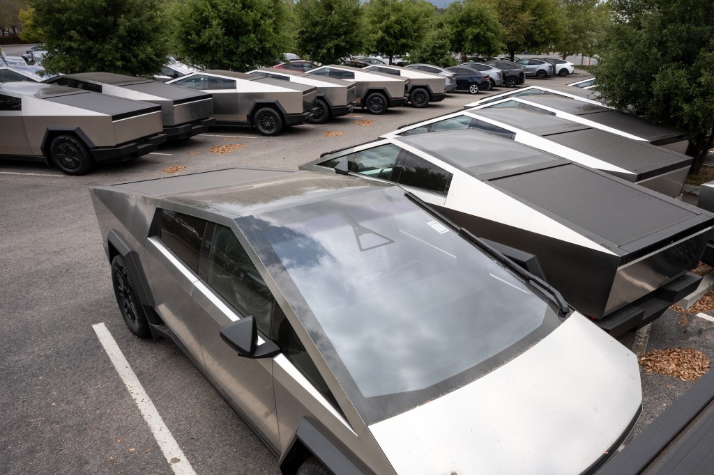 lot full of Tesla Cybertrucks